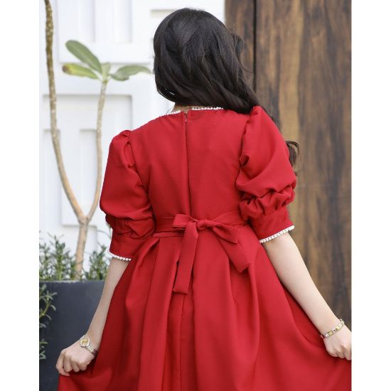 صورة فستان بناتي الأحمر مرصع باللؤلؤ على الياقة والأكمام - 1167